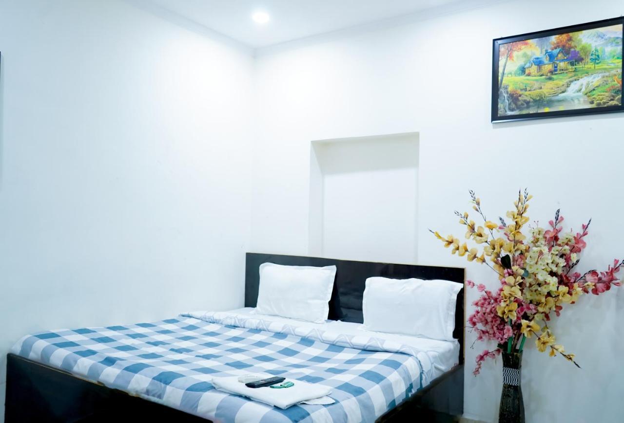 Hotel Tom - Jungpura Chruch Road นิวเดลี ภายนอก รูปภาพ